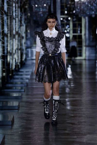 Look 14